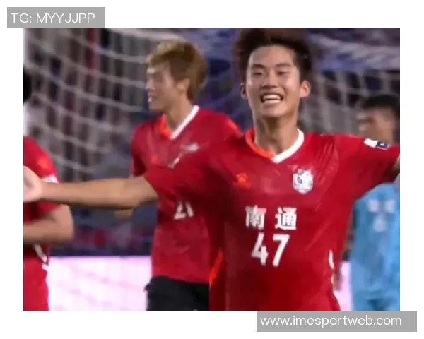 南通队禁区外惊艳凌空抽射中框金成民倒勾补射精彩破门