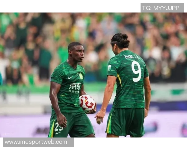 国安重返训练场外援斯帕吉奇归队备战新赛季 国安重返训练场外援斯帕吉奇归队备战新赛季