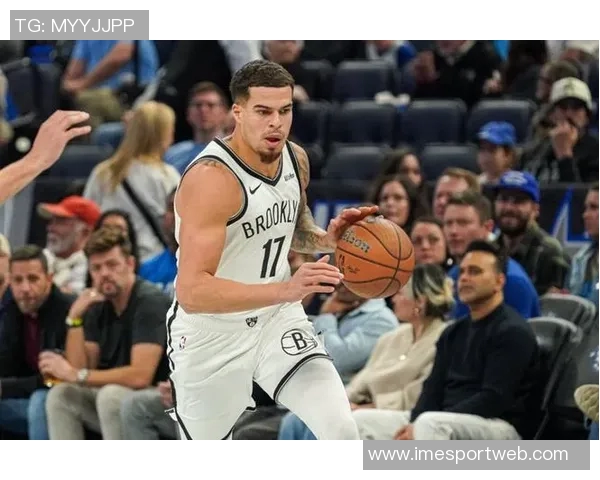 小迈克尔波特半场火力全开14投9中三分球精准轰下22分4篮板展现核心实力 小迈克尔波特半场火力全开14投9中三分球精准轰下22分4篮板展现核心实力