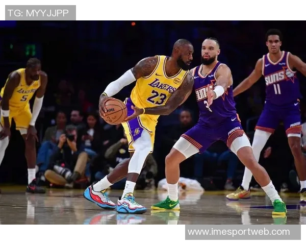 狄龙超远助攻阿伦上反篮湖人紧急喊停恶人空接瞬间