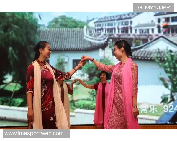 贺信传情寄祝福庆祝佳节共迎美好未来的温馨寄语