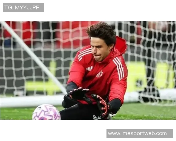 拉门斯全场表现数据解析：两次扑救一解围与十三次长传成功获评六点七分