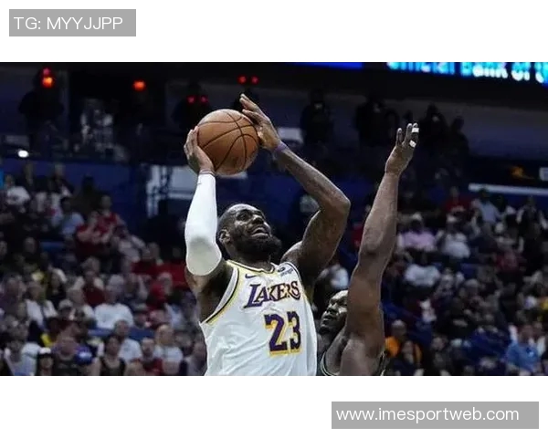 浓眉回应鹈鹕球迷嘘声表示无所谓坚持专注于比赛表现 浓眉回应鹈鹕球迷嘘声表示无所谓坚持专注于比赛表现