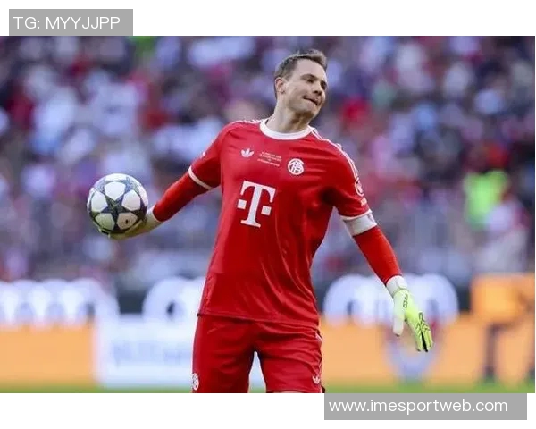 拜仁慕尼黑发布圣诞海报诺伊尔基米希于帕梅卡诺送祝福